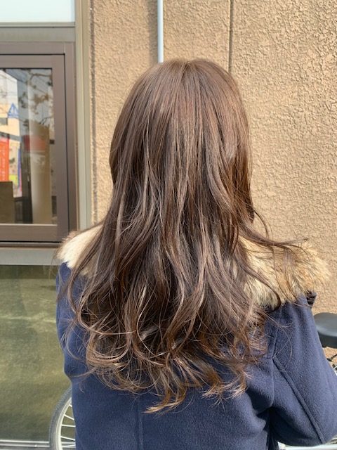 こなれ感満載!#ゆるふわロング #エメラルドカーキ